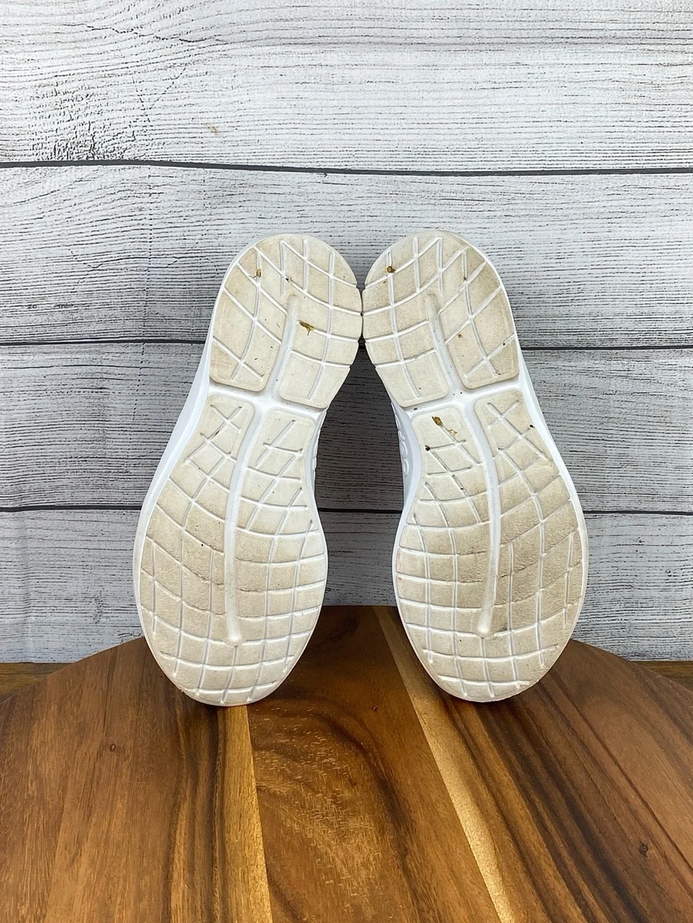 OOFOS OOmg eeZee Low Slip On Black White Recovery Comfort Shoes Women’s Size 9